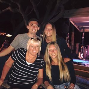 Meet your Posher, Kelly